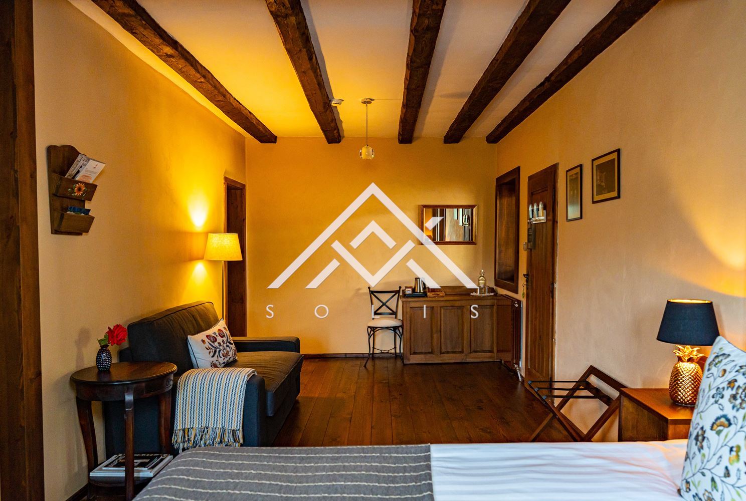 Boutique complex with 4 properties with total area: 2860 sq.m. in the village of Kovachevitsa for sale - 0
