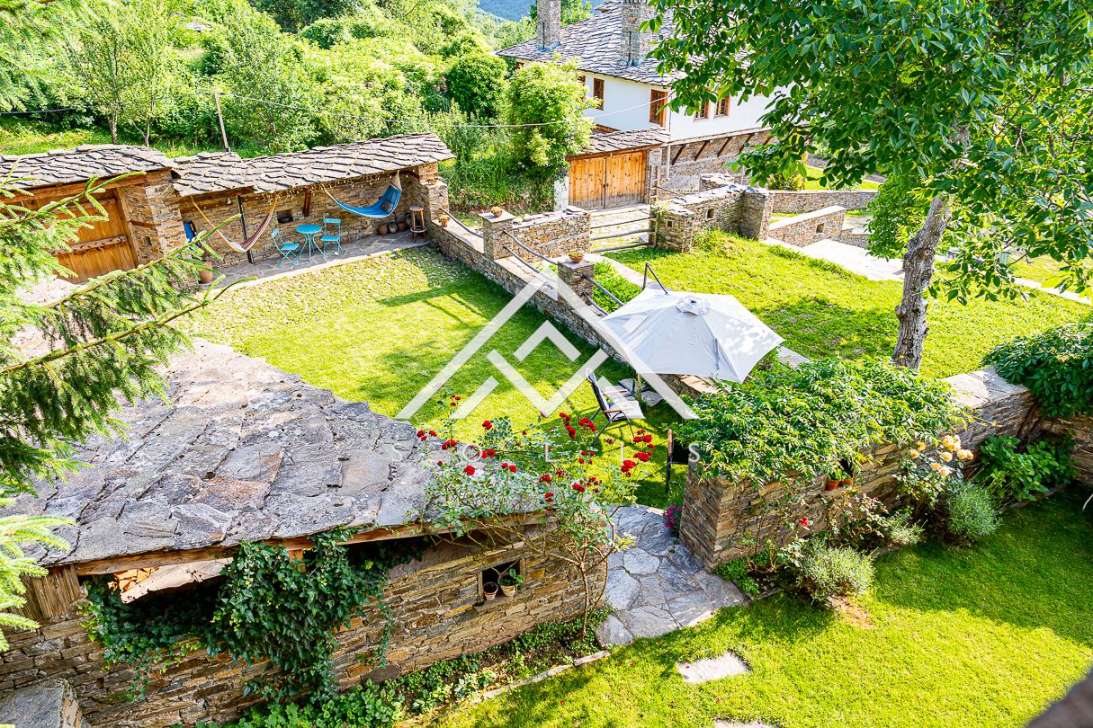 Boutique complex with 4 properties with total area: 2860 sq.m. in the village of Kovachevitsa for sale - 0