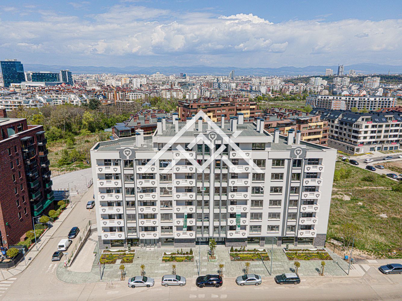 Просторная четырехкомнатная квартира в Emerald Apartments Act 16 в Манастирски Ливади - Восток - 0