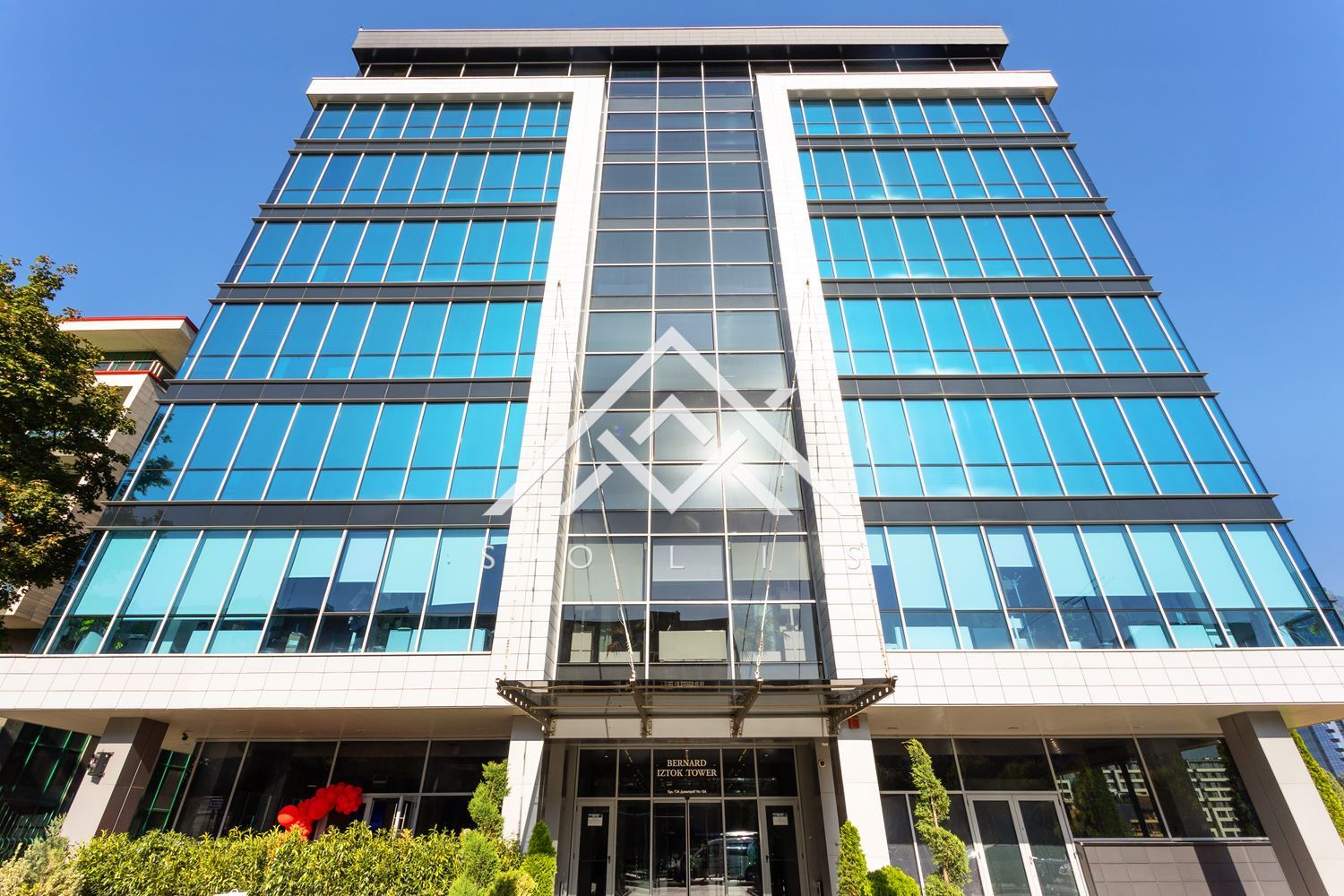 728sq. m ground floor space in a class A office building on. "G.M. Dimitrov" with frontage and entrance for rent - 0